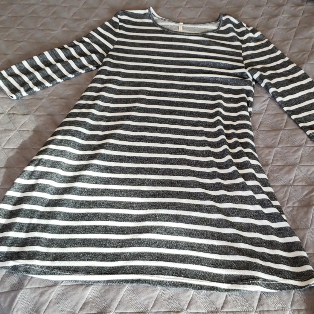 Grey/White Striped Dress w/Pockets